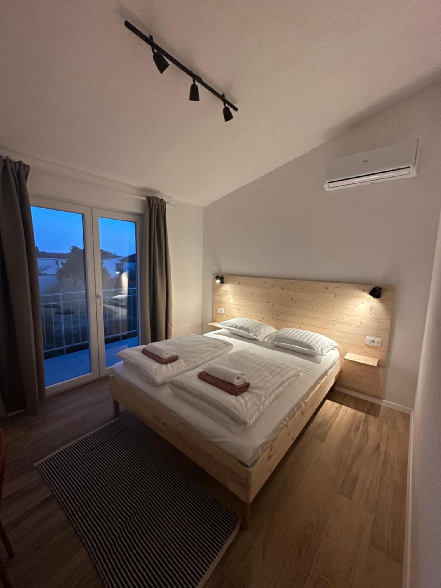 Climber Apartment สตารีกราด-ปาเคลนีซา ภายนอก รูปภาพ