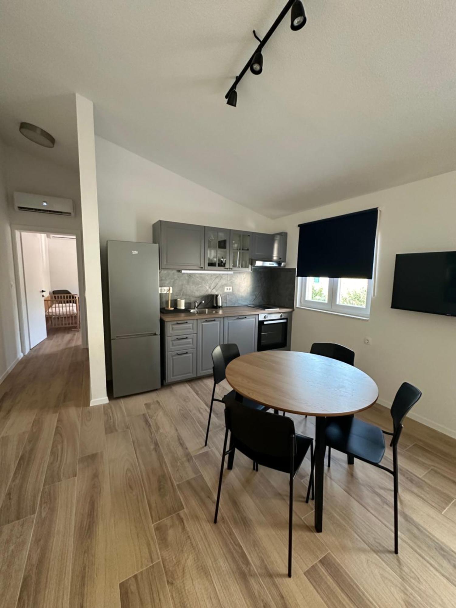 Climber Apartment สตารีกราด-ปาเคลนีซา ภายนอก รูปภาพ